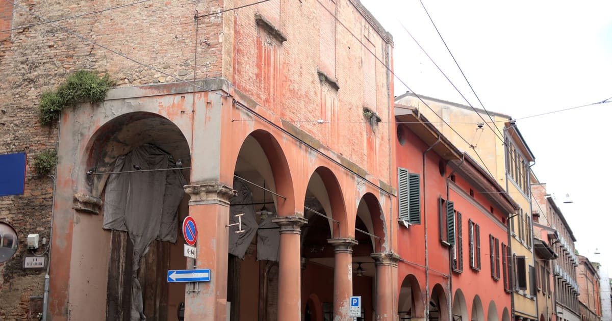 Bologna Historic Center Walk