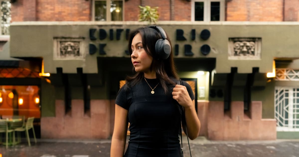 How Walk With Me Audio Tours Work, Explained Properly