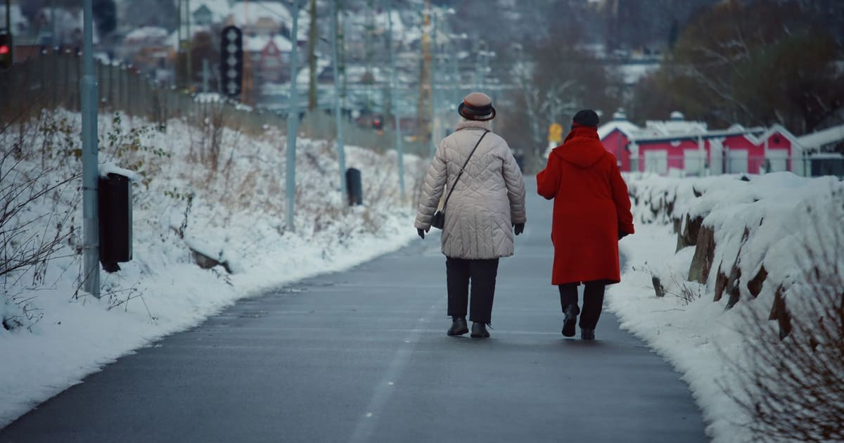 Nervous to Meet New People? 5 Ways to Ease Walking Jitters