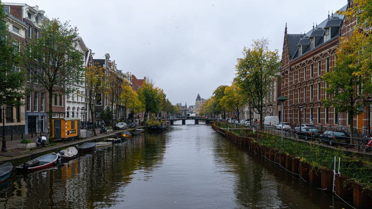 kanal sembilan jalan