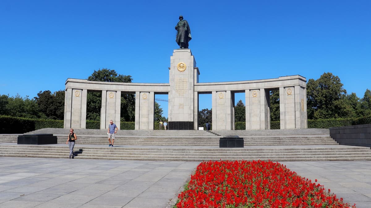 Soviet War Memorial in the Tiergarten, Berlin