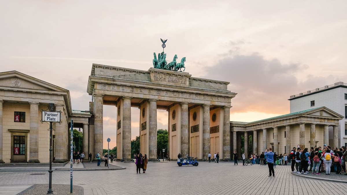 brandenburg gate berlin