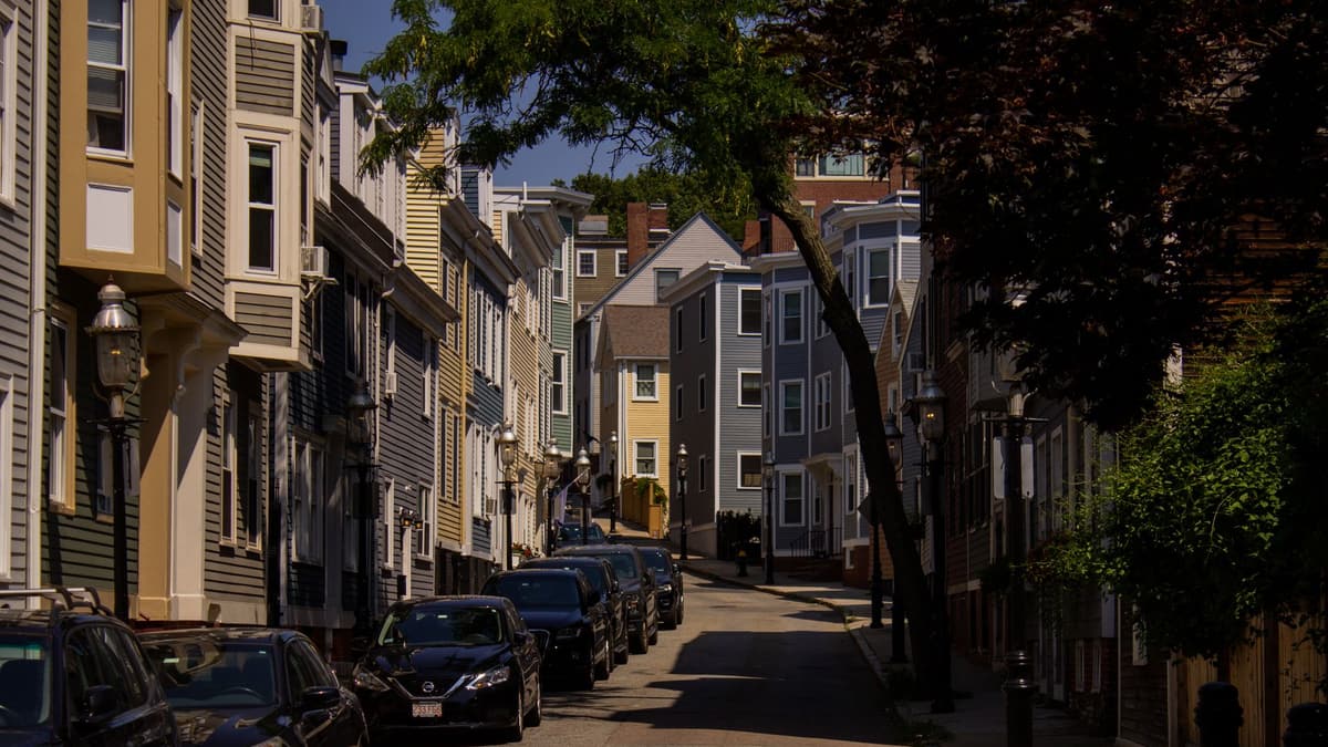 A gas-lit Beacon Hill side street, Boston