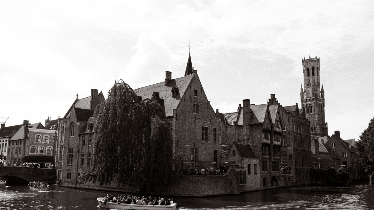 Bruges canal boats houses