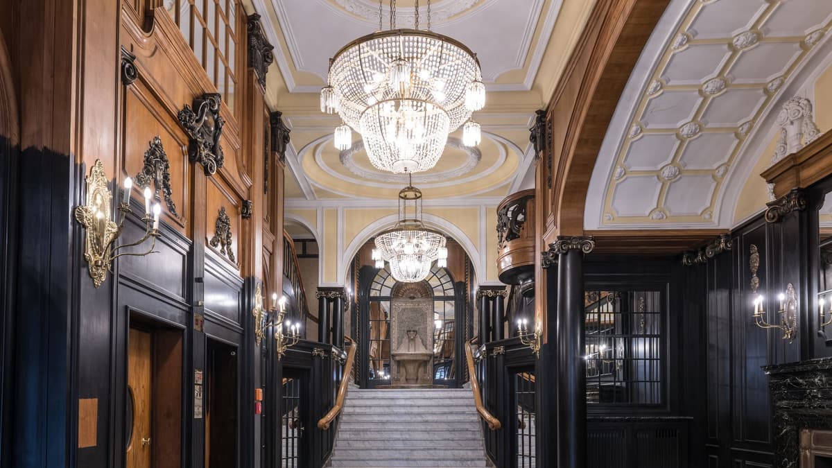 The Rookery Chicago lobby