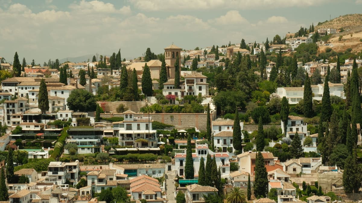 Granada Albaicin white houses