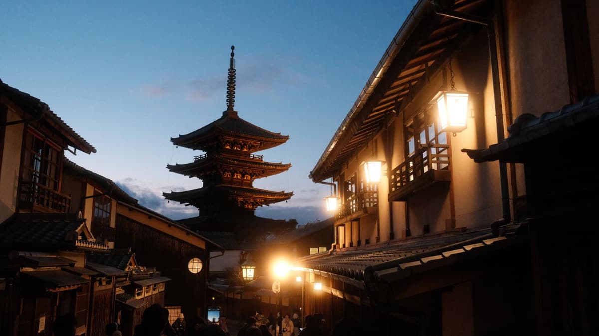 yasaka shrine kyoto