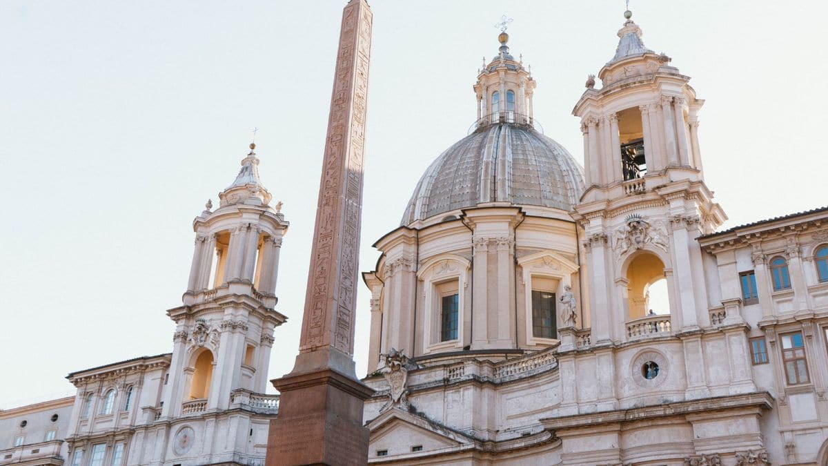 Piazza Navona sunrise