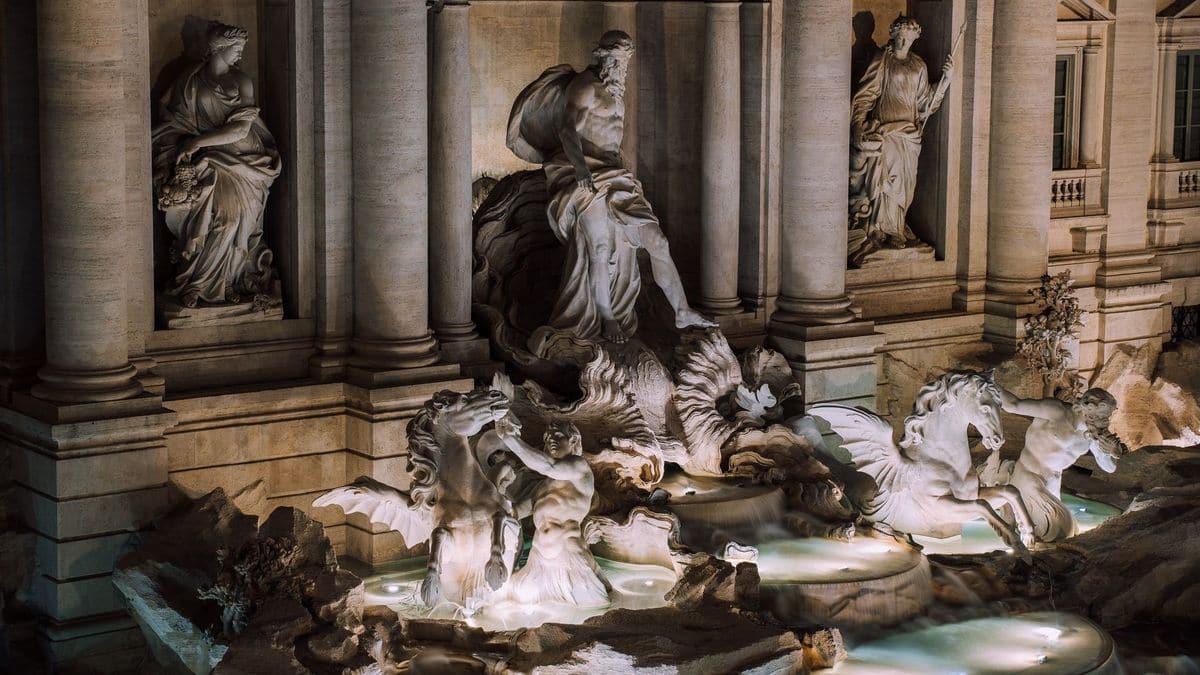 Trevi Fountain quiet