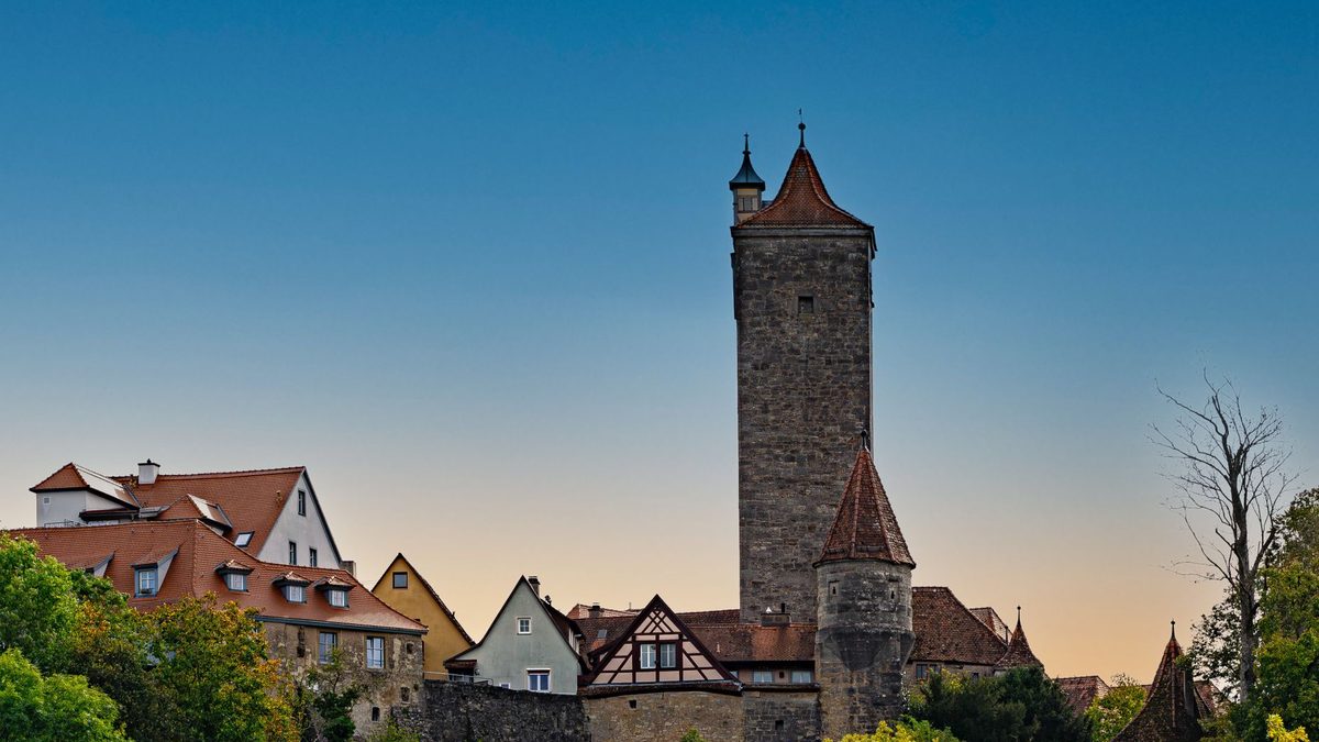 Rothenburg castle garden view