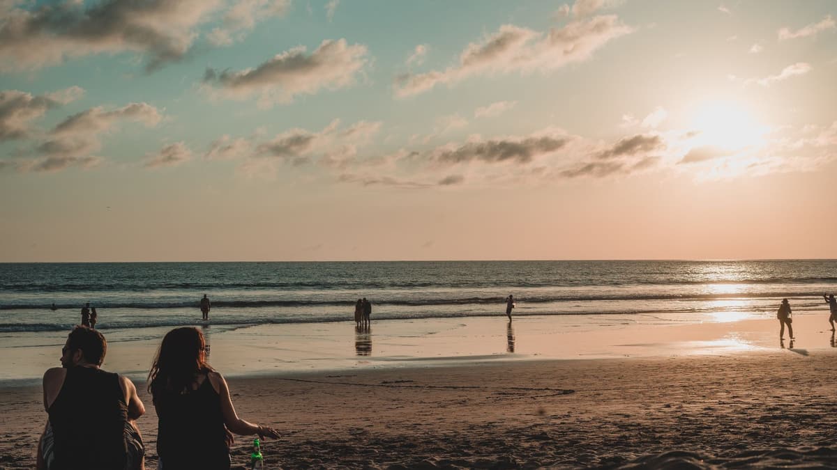 Sonnenuntergang am Strand, Bali