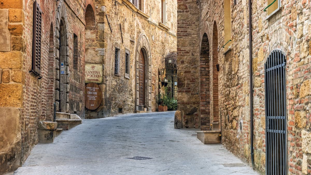 Mittelalterliche Gasse in Siena