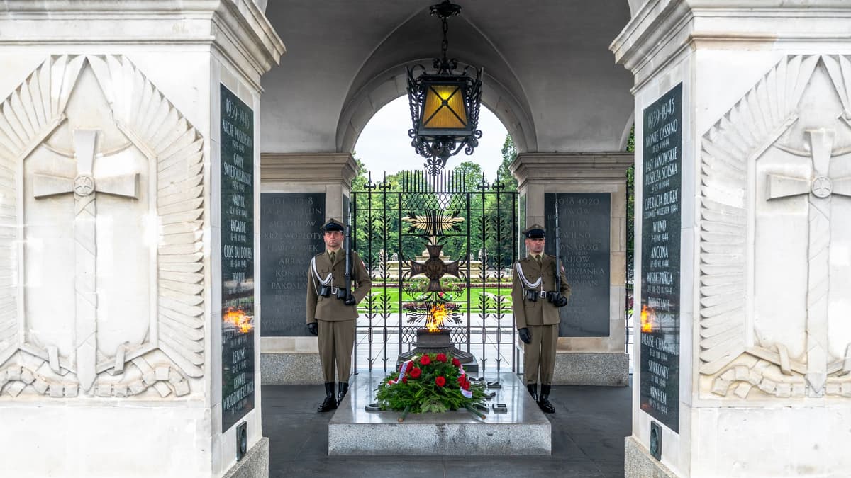 Honour guard at the Tomb of the Unknown Soldier by the Saxon Garden, Warsaw