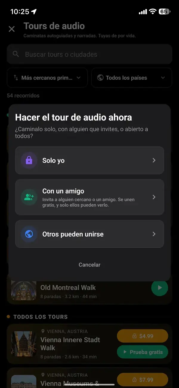 Camina solo o invita a alguien