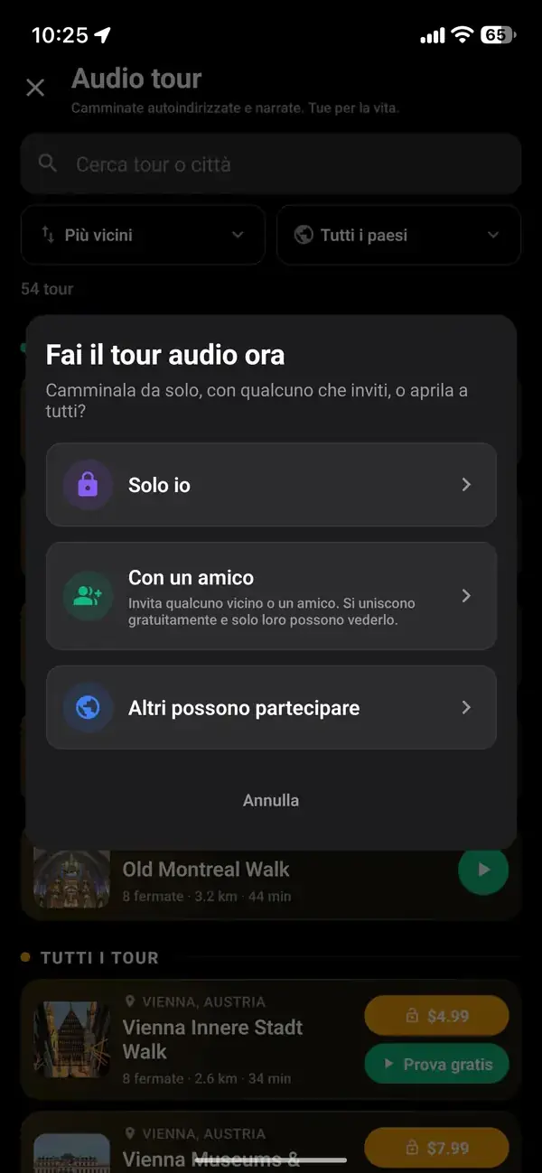 Cammina da solo o invita qualcuno