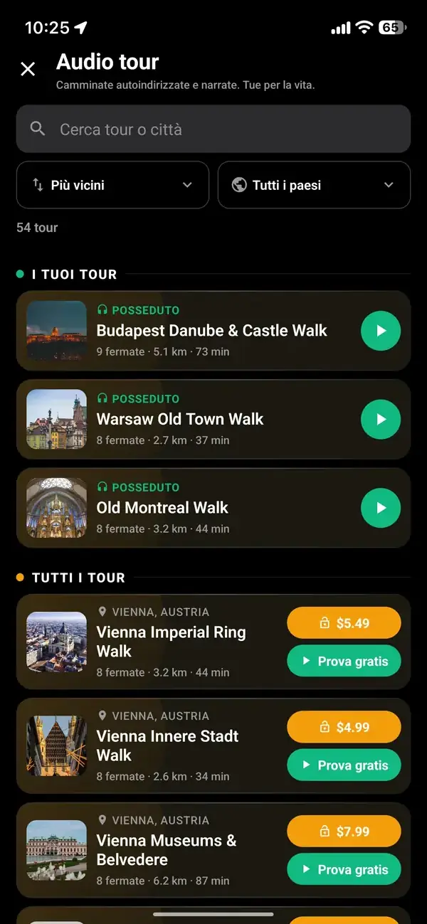Tocca le cuffie dorate e scegli un tour