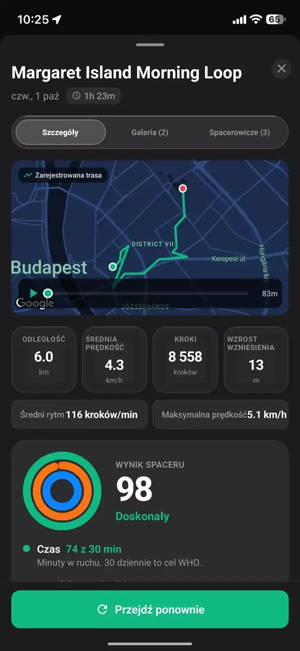 Tracker na żywo Walk With Me pokazujący tempo, dystans i kalorie