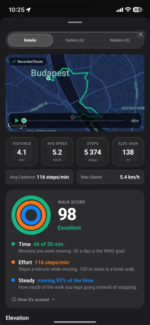 Živý tracker Walk With Me ukazující tempo, vzdálenost a kalorie