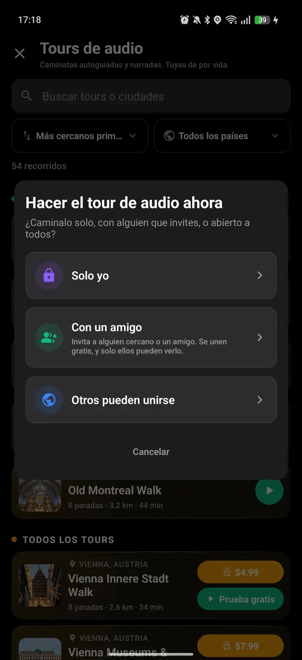 Camina solo o invita a alguien