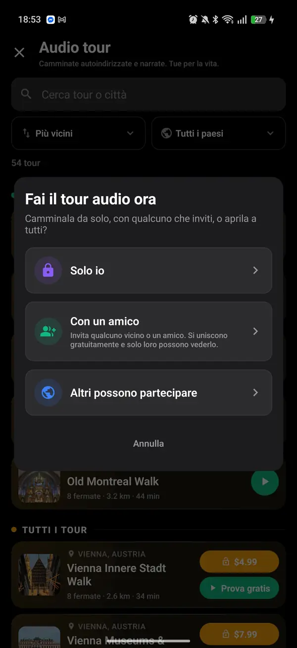 Cammina da solo o invita qualcuno