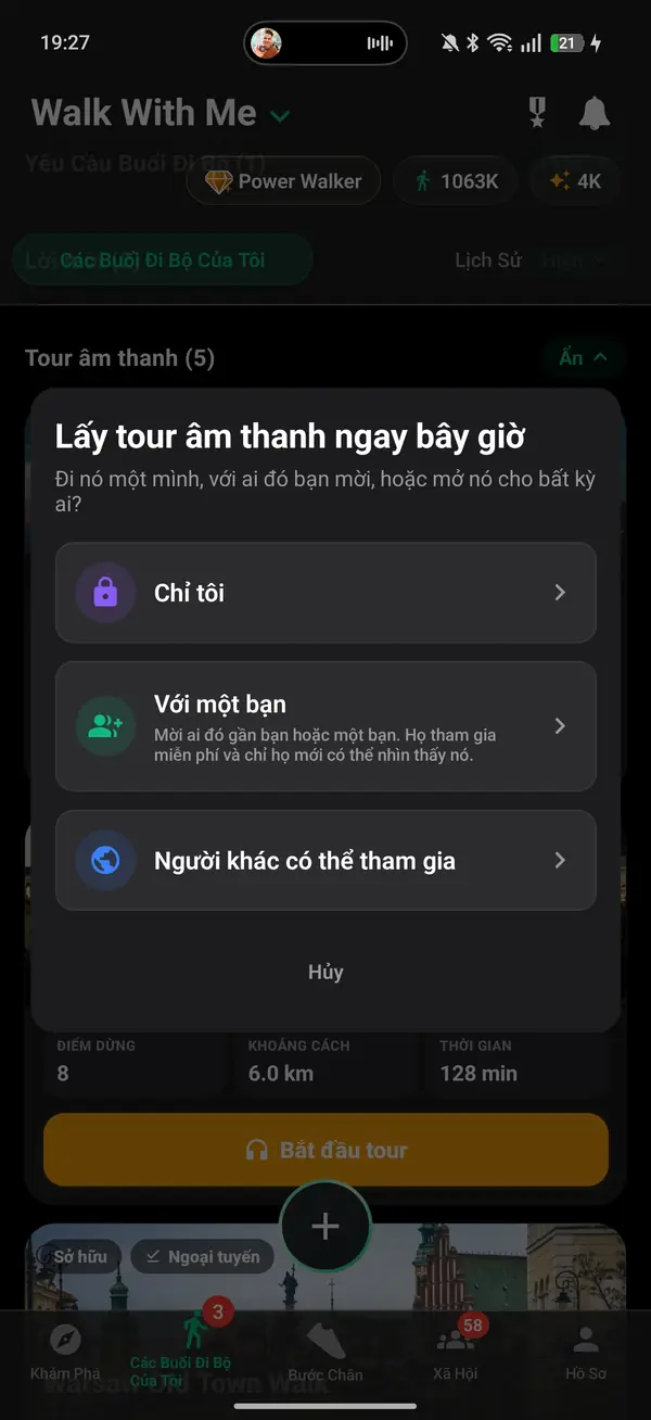 Đi một mình hoặc mời ai đó